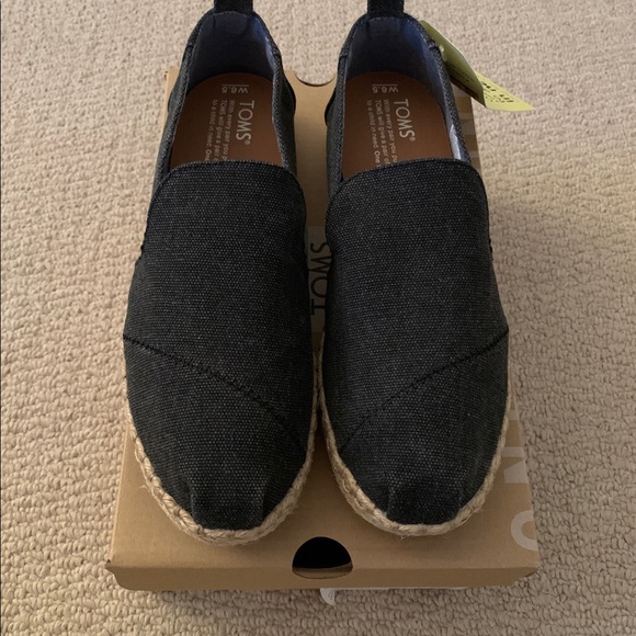 NWT Women’s Deconstructed Alpargata Toms - Picture 1 of 4